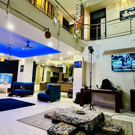 Area 369 Hotel